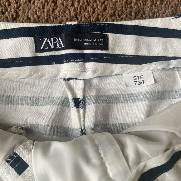Zara Short - Picture 7 of 7